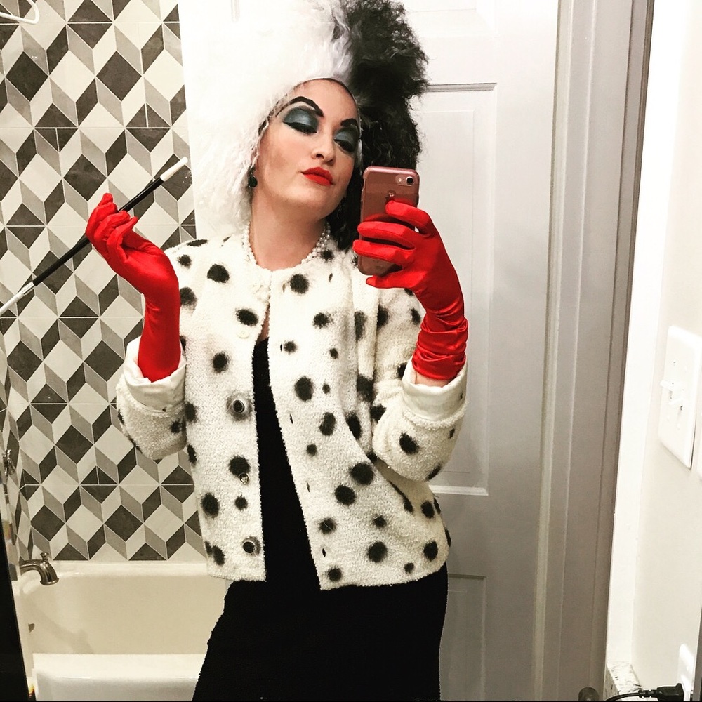 Cruella de Vil Costume Jacket, Wig, Cigarette
